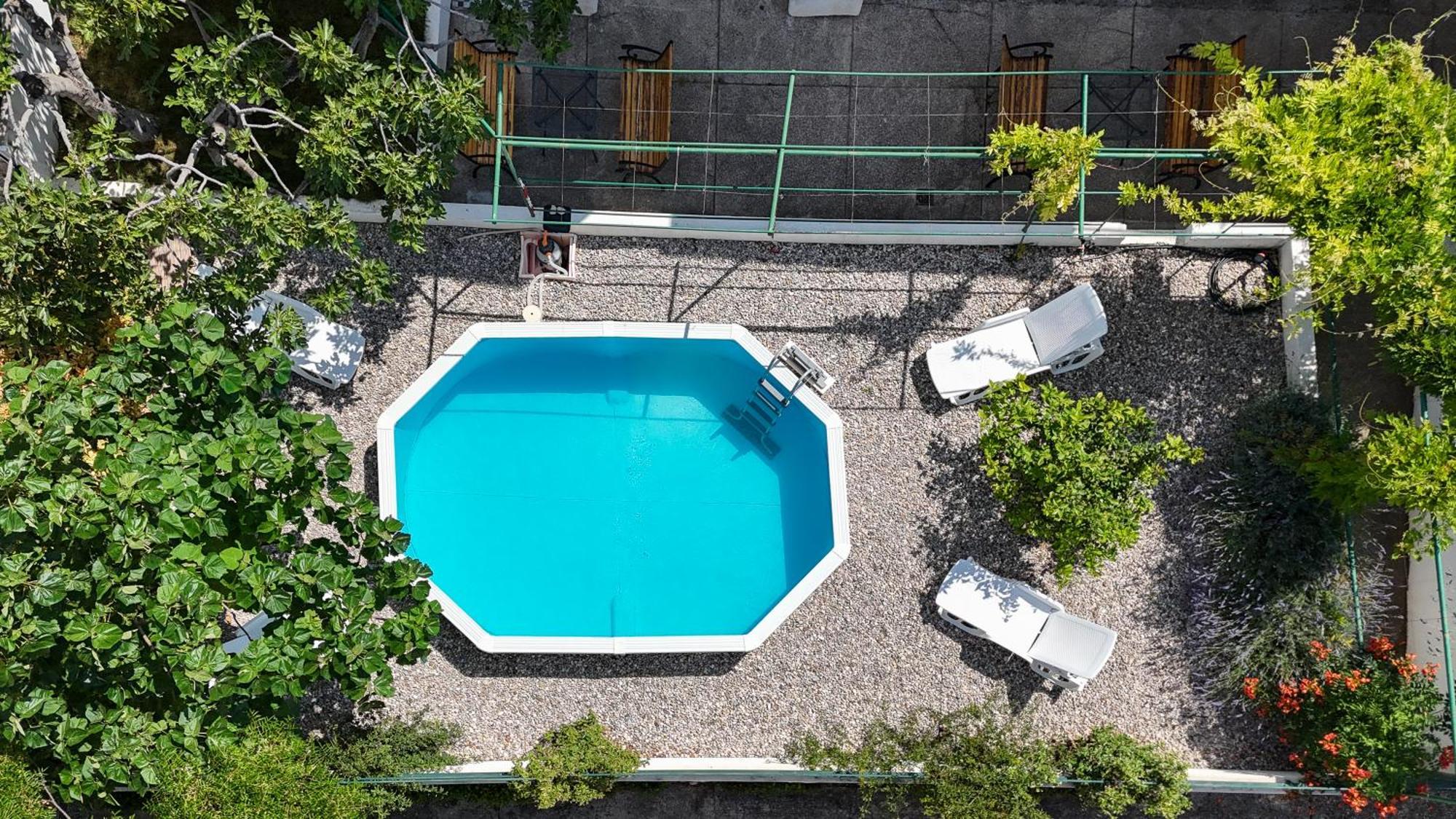 Apartments Turtle Gardens Макарска Екстериор снимка