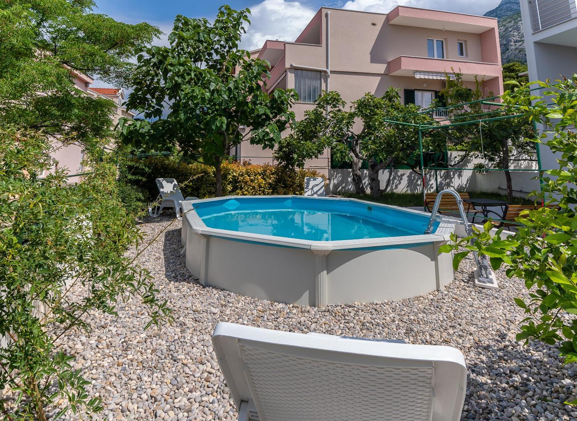 Apartments Turtle Gardens Макарска Екстериор снимка
