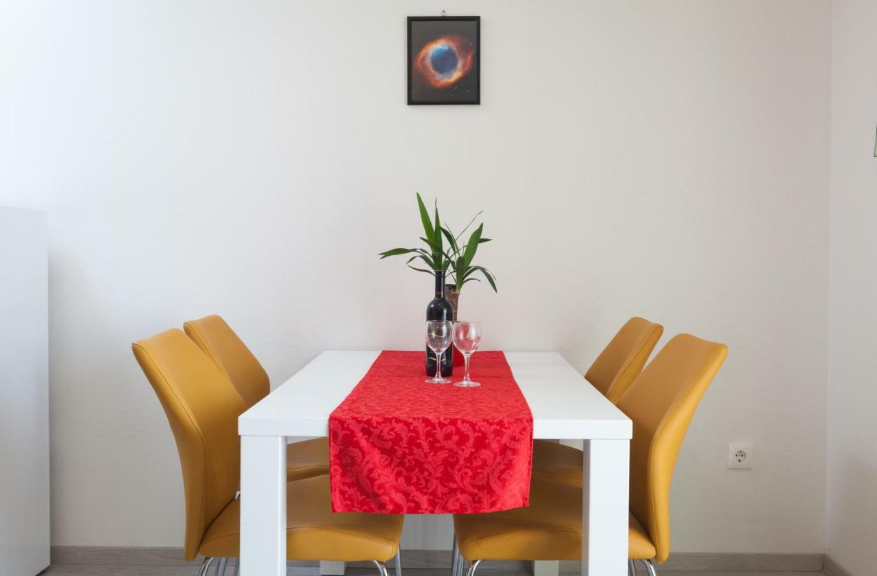 Apartments Turtle Gardens Макарска Екстериор снимка