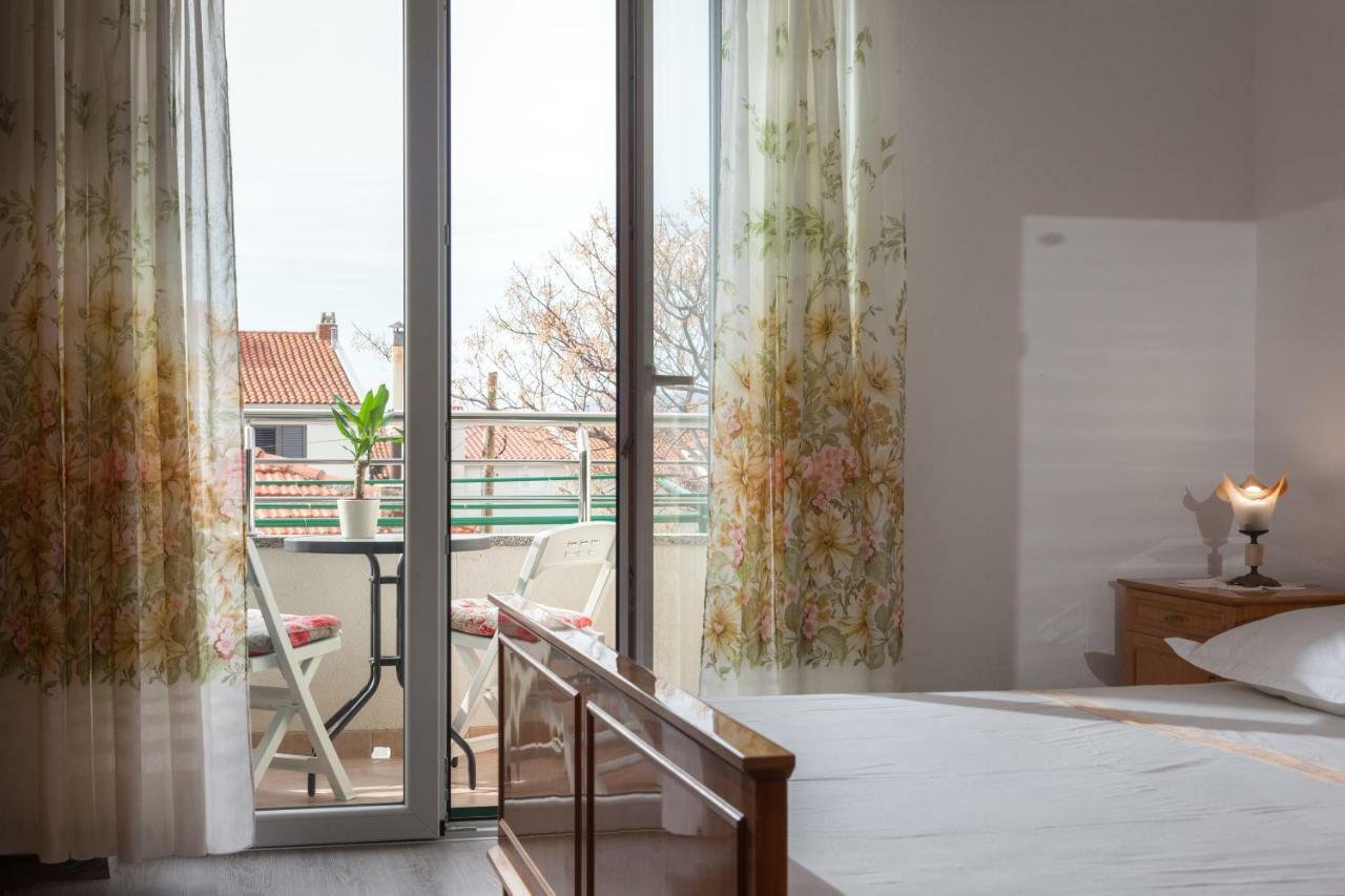 Apartments Turtle Gardens Макарска Екстериор снимка